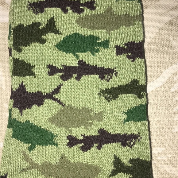 Into Socks Mens Fish Socks Shoe Size 7-12 - Picture 3 of 3